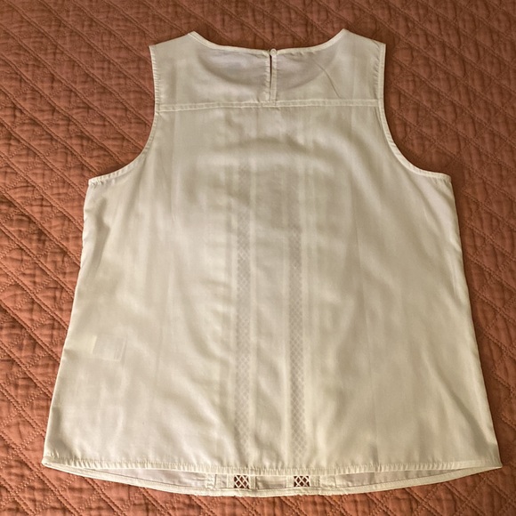 Banana Republic Sleeveless Blouse - Picture 2 of 3